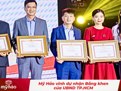 Mỹ Hảo vinh dự nhận bằng khen xuất sắc từ UBND TP.HCM tại Lễ kỷ niệm 30 năm HVNCLC